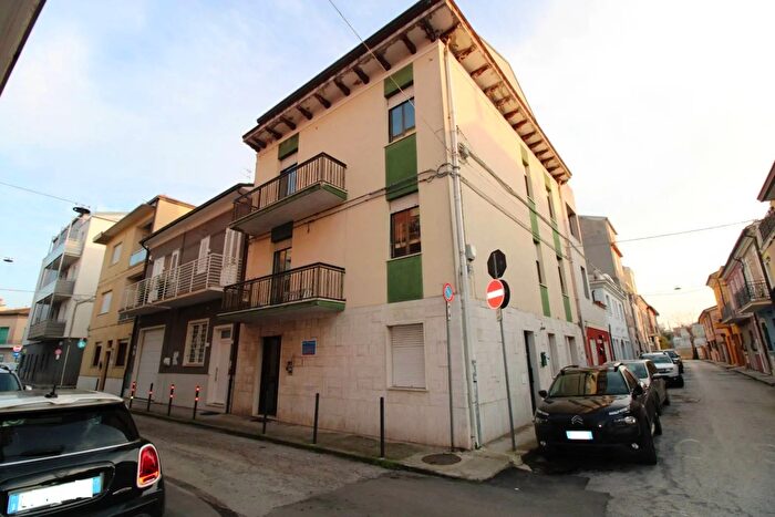 Casa con 7 locali in vendita in Via Venezia Civitanova Marche, Civitanova Marche
