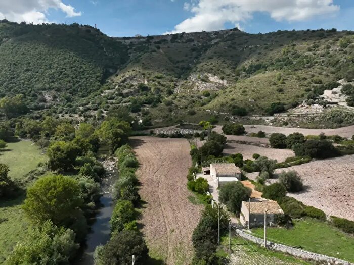 Casa trilocale in vendita in Contrada Lusia, Ragusa
