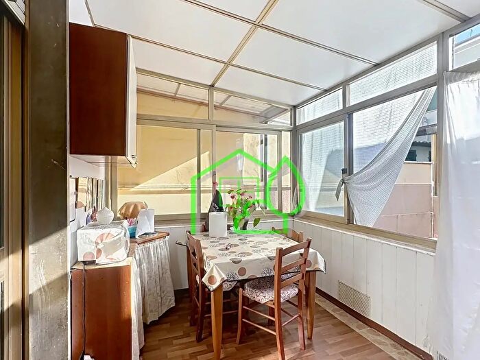 Casa con 10 locali in vendita in Viareggio