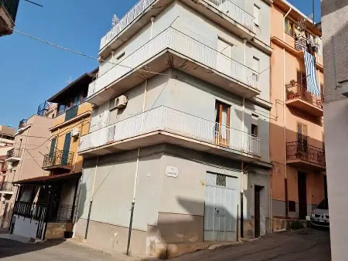 Appartamento con 5 locali in vendita in Via Crocifisso, Borgetto