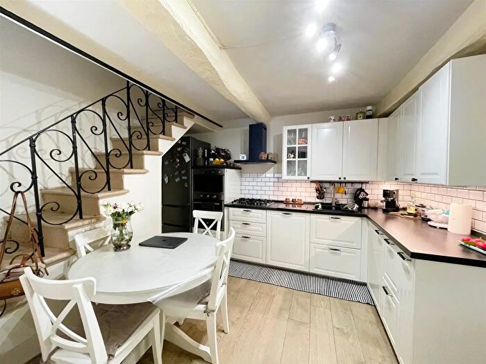 Casa con 5 locali in vendita in Camaiore