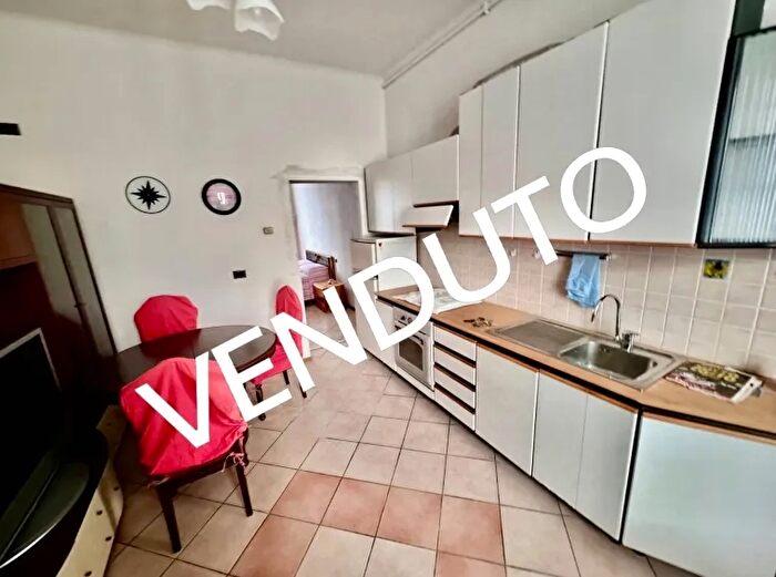 Appartamento trilocale in vendita in Via Manzoni Albiolo Co Italia, Albiolo