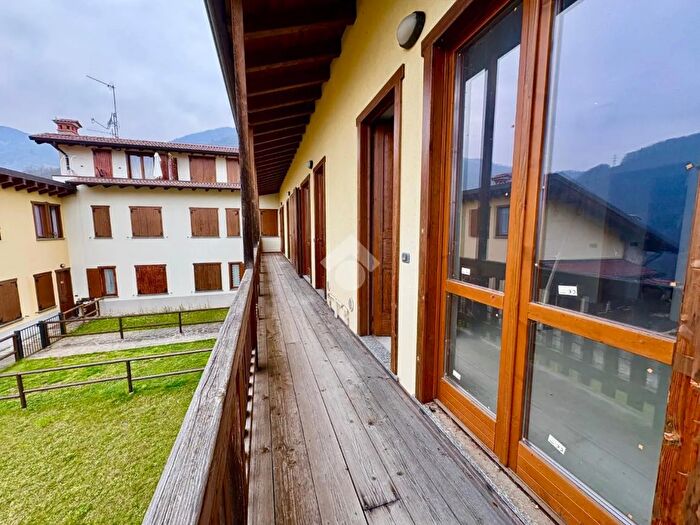 Appartamento bilocale in vendita in Via Catabione, Gazzaniga