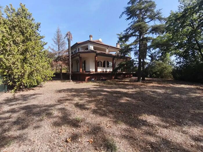 Casa con 6 locali in vendita in Roma