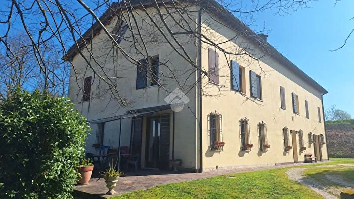 Casa con 12 locali in vendita in Via Sottofiume Boncellino, Bagnacavallo