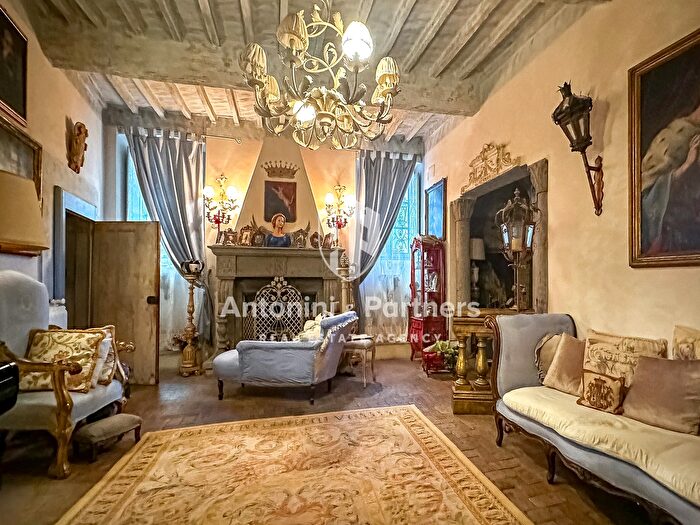 Appartamento con 8 locali in vendita in Via di Santa Prassede, Todi