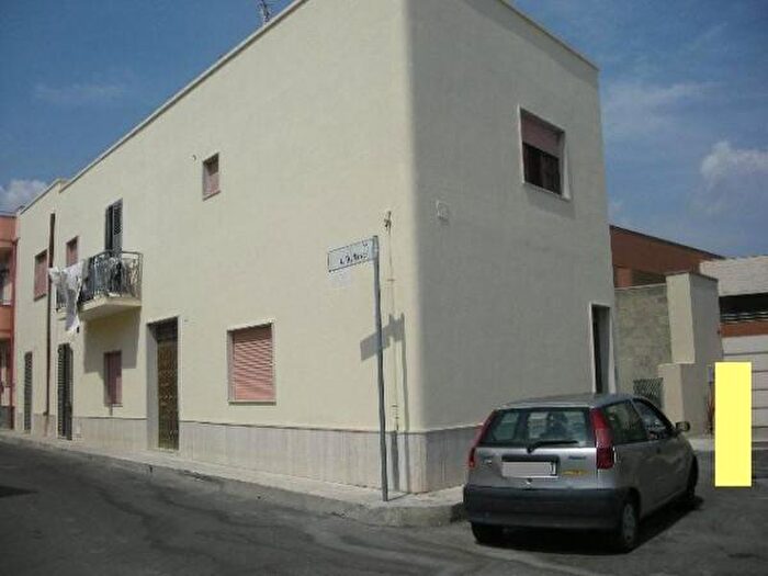Appartamento con 6 locali in vendita in Via Leonardo da Vinci, Melendugno