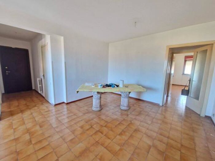 Appartamento con 5 locali in vendita in Viale Guido Rossa, Latina