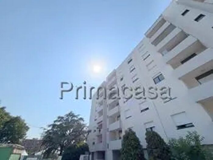 Appartamento con 5 locali in vendita in Via Tartaro, Verona