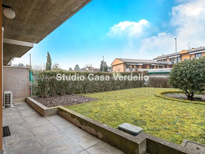 Appartamento trilocale in vendita in FLli Regonesi, Verdello