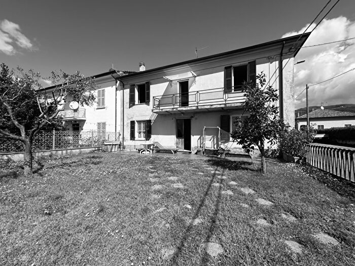 Casa con 10 locali in vendita in Via Palvotrisia, Castelnuovo Magra