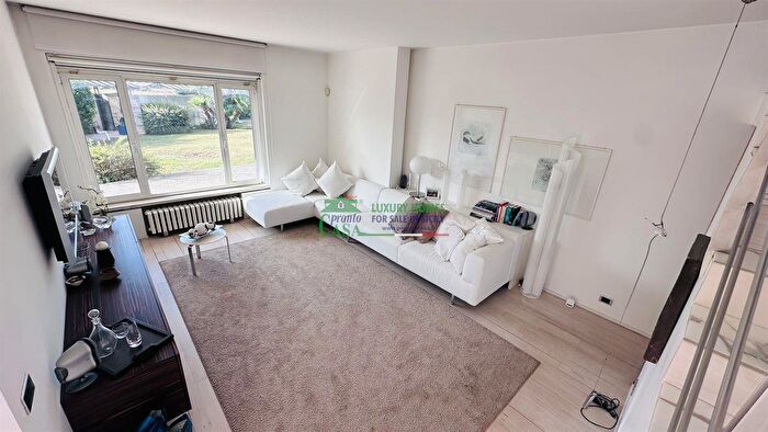 Casa con 10 locali in vendita in Via Ettore Fieramosca, Ragusa