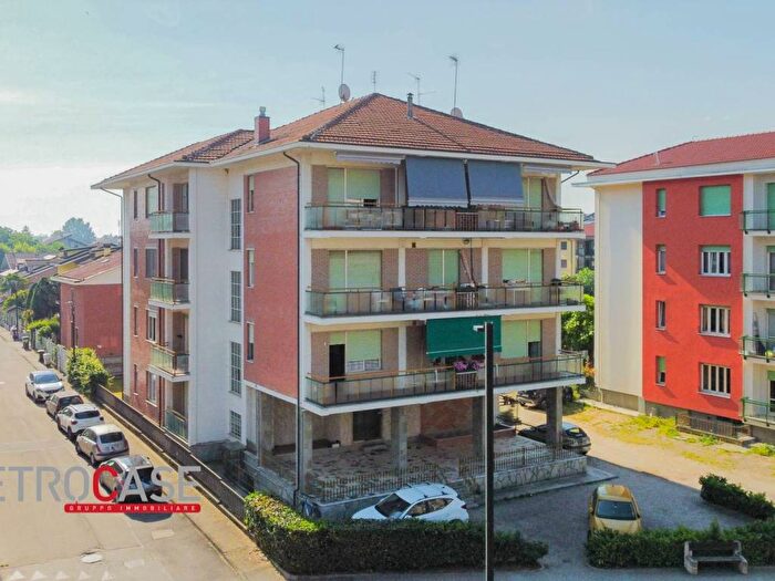 Appartamento trilocale in affitto in Via Trinità, Santena