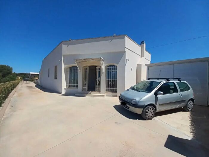 Casa trilocale in vendita in Traversa II Brinn, Ugento