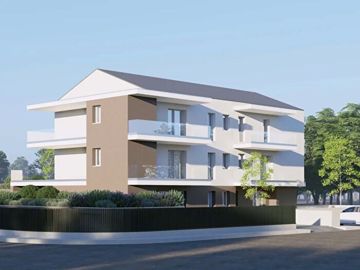 Appartamento con 5 locali in vendita in Colle Umberto