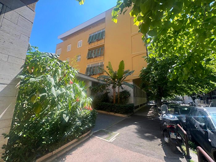 Appartamento con 5 locali in vendita in Via Adolfo Venturi, Roma