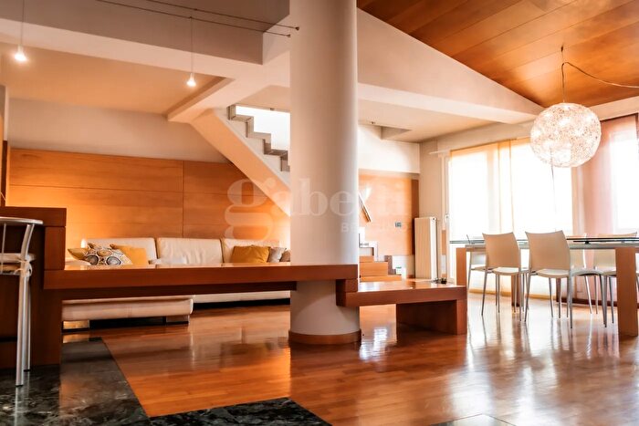 Appartamento con 5 locali in vendita in Via Loreto, Belluno