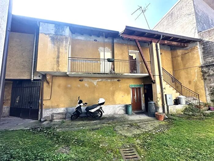 Casa quadrilocale in vendita in Viale Gaetano Donizetti, Lecco
