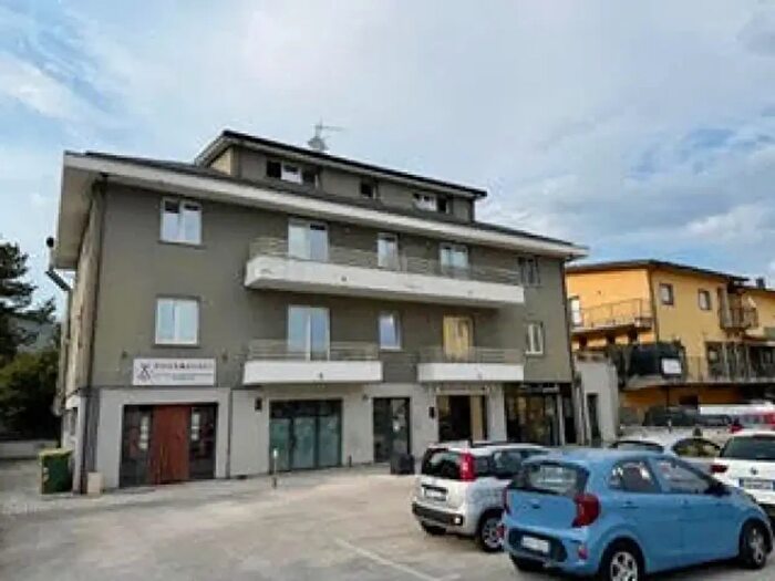 Casa trilocale in vendita in Strada Statale a, L'Aquila