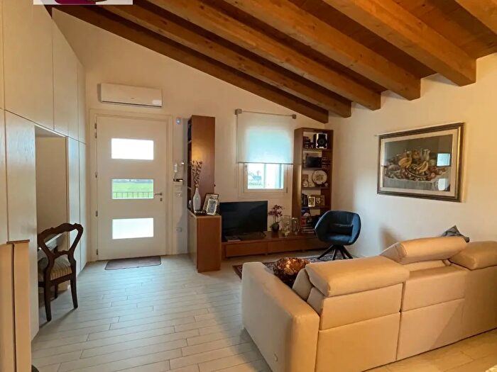 Casa trilocale in vendita in Via Armando Diaz, Bolzano Vicentino