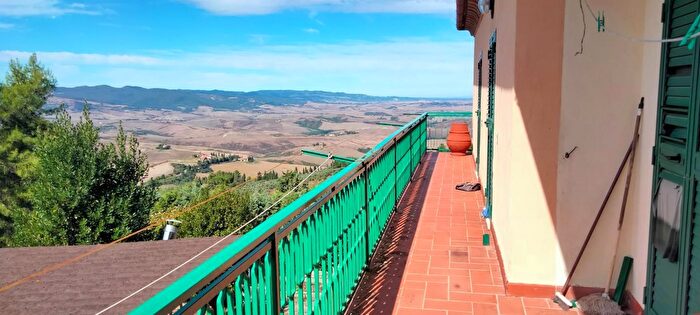 Appartamento con 7 locali in vendita in Volterra