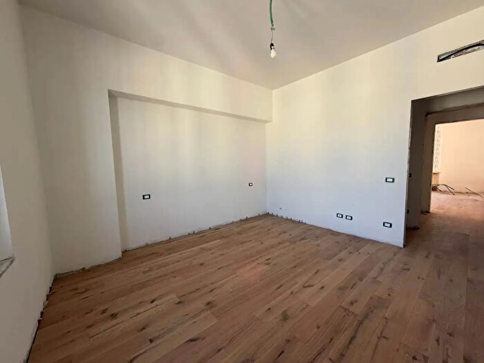 Appartamento trilocale in vendita in Via Ponte alle Mosse, Firenze
