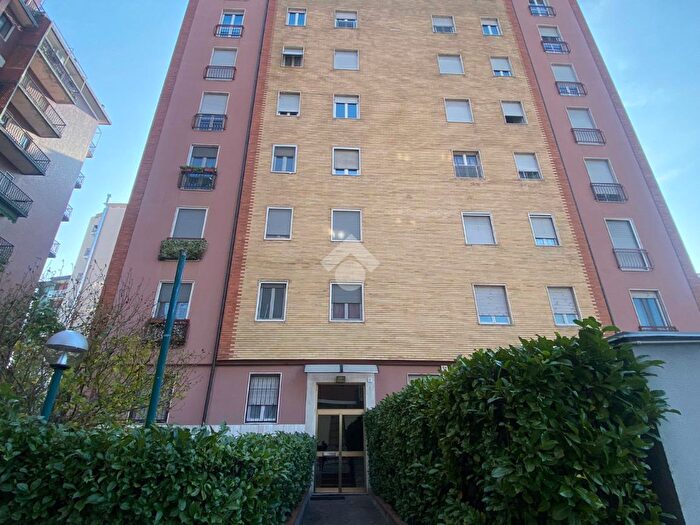 Appartamento bilocale in vendita in Via Vincenzo Monti, Corsico