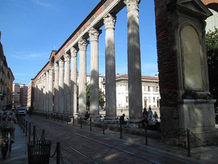 Appartamento trilocale in affitto in Via Vetere, Ticinese, Milano