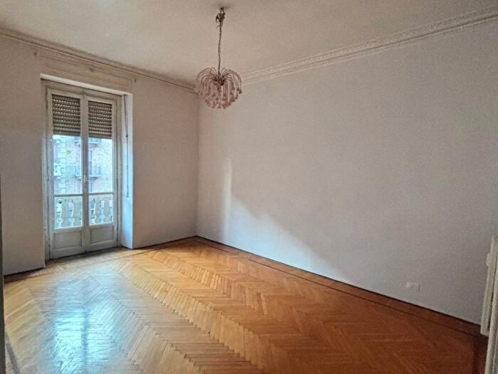 Appartamento trilocale in affitto in Corso Giulio Cesare, Barriera di Milano, Torino