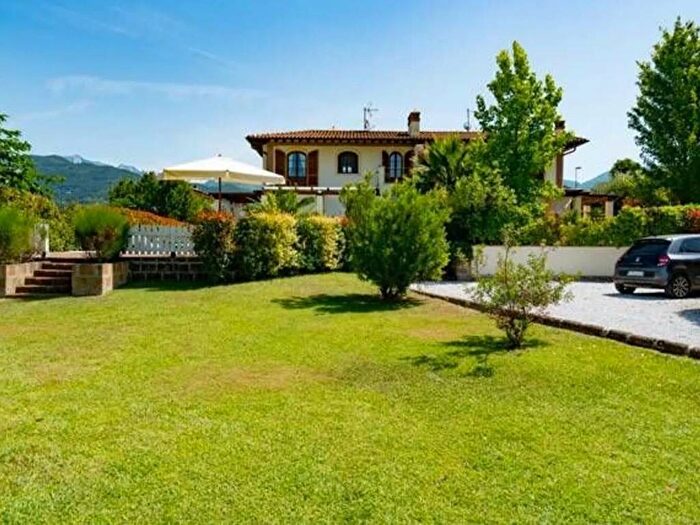 Casa con 6 locali in affitto in Via Alessandro Manzoni, Ripa Pozzi Querceta Ponterosso, Seravezza