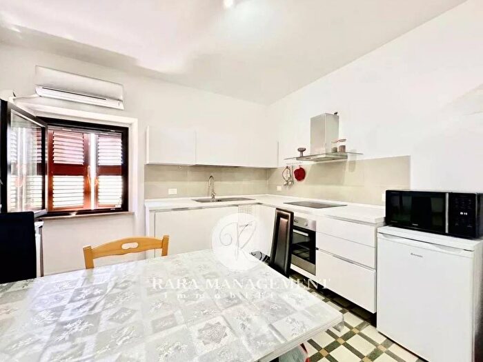 Appartamento trilocale in affitto in Casine di Paterno, Ancona
