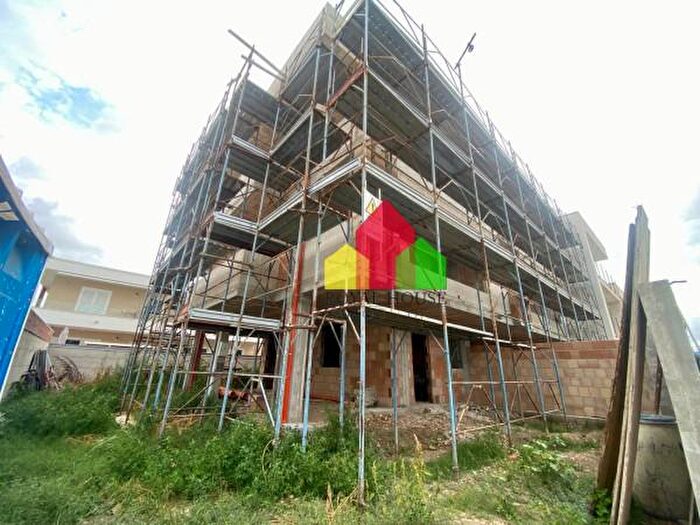 Casa con 5 locali in vendita in Via Corrado, Parete