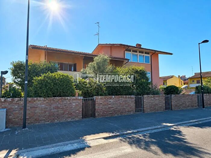 Appartamento bilocale in vendita in Viale dei Mille, Comacchio