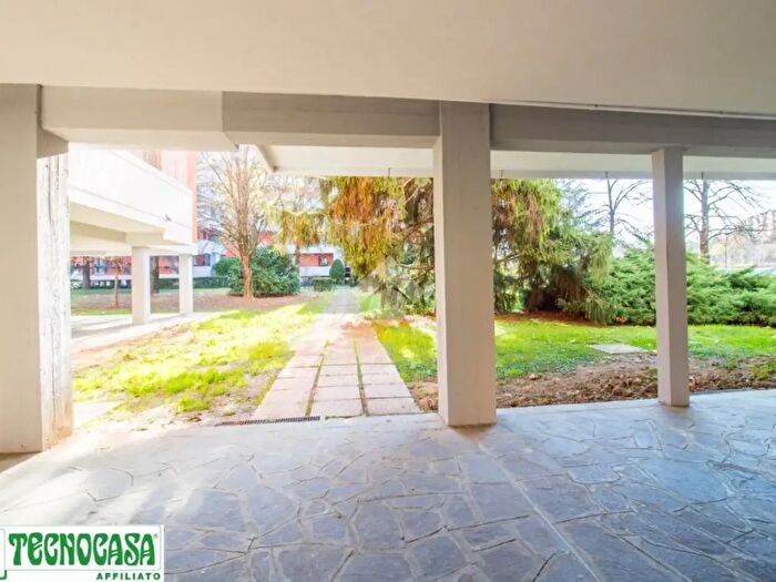 Appartamento trilocale in vendita in Via Camillo Ronzani, Casalecchio Di Reno