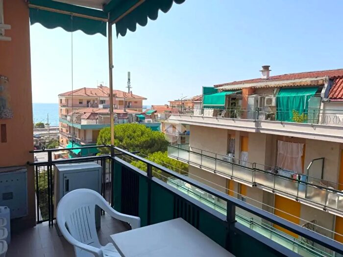 Appartamento bilocale in vendita in Via Aurelia, Loano