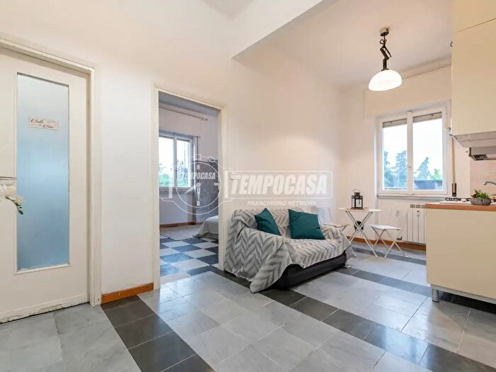 Appartamento trilocale in vendita in Via Palmanova, Milano