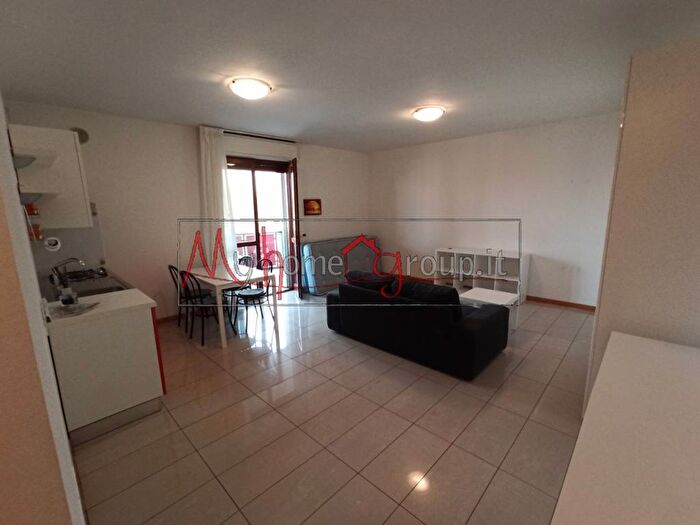 Appartamento bilocale in affitto in Via Donizzetti, Centro, Ponte San Nicolò