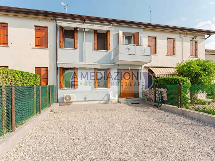 Casa con 6 locali in vendita in Via Bollati, Mirano