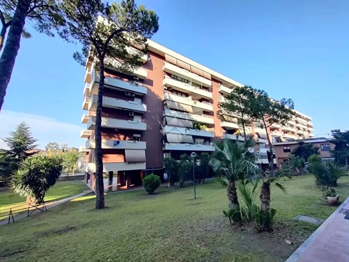 Appartamento quadrilocale in vendita in Viale Bruno Pelizzi, Roma