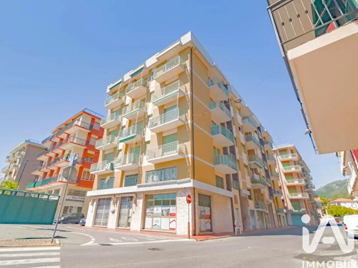 Appartamento quadrilocale in vendita in Via Eroi Cerialesi, Ceriale