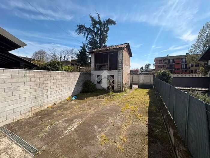 Case in Vendita e in Affitto - 3