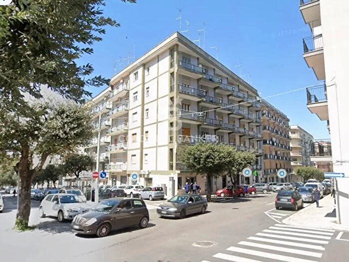 Appartamento con 8 locali in vendita in Via G Fanelli, Martina Franca