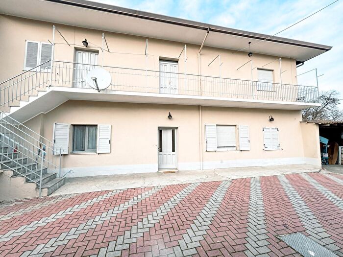 Casa quadrilocale in vendita in Via Lazzaretto, Borgo Ticino