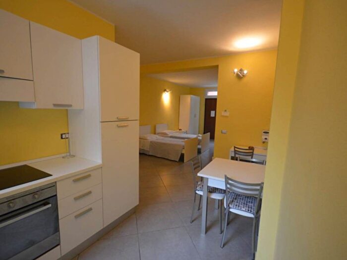 Appartamento monolocale in affitto in Via Bordighera, Famagosta, Milano