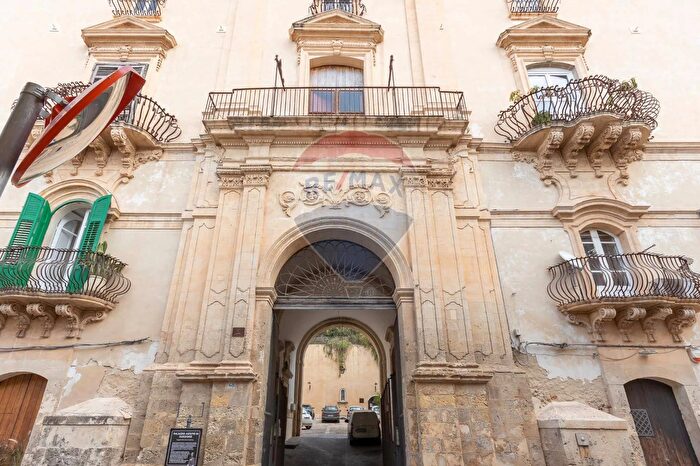 Casa bilocale in vendita in Via Cavour, Noto