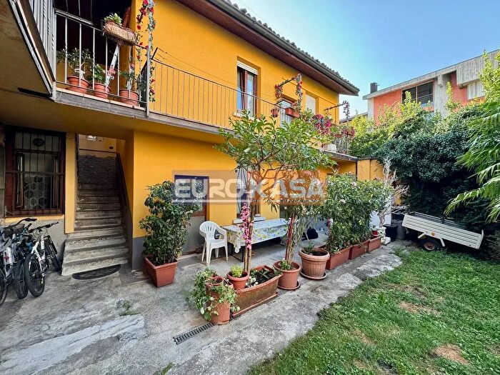 Casa trilocale in vendita in Via Arciprete Rota, Lallio