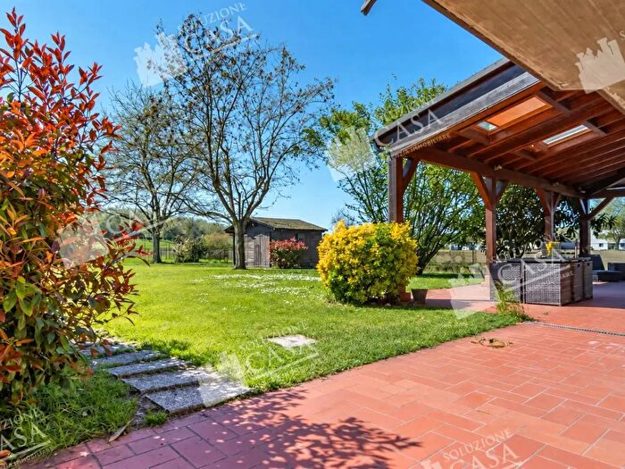 Casa con 6 locali in vendita in Via del Bosco, Terre del Reno