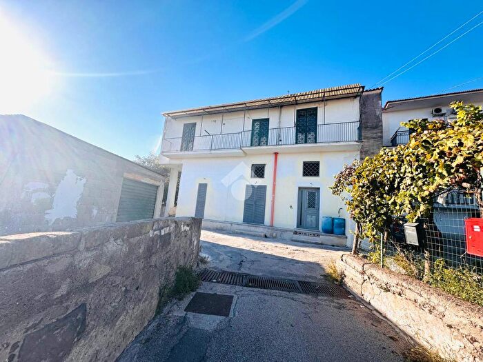 Appartamento trilocale in vendita in Via Scappi Novesca, Torre Del Greco