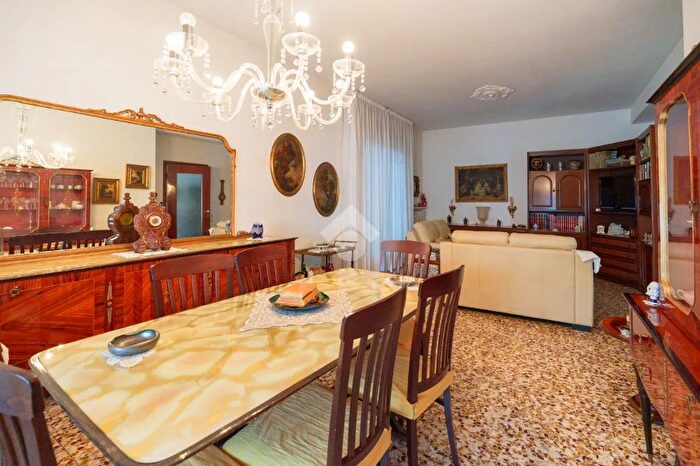 Appartamento trilocale in vendita in Via Bergamo, Treviglio