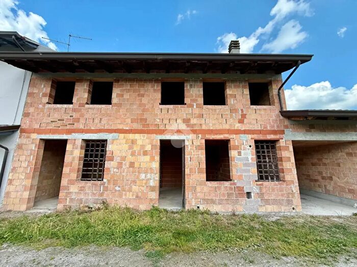 Casa trilocale in vendita in Via Santa Felicita, Fiume Veneto
